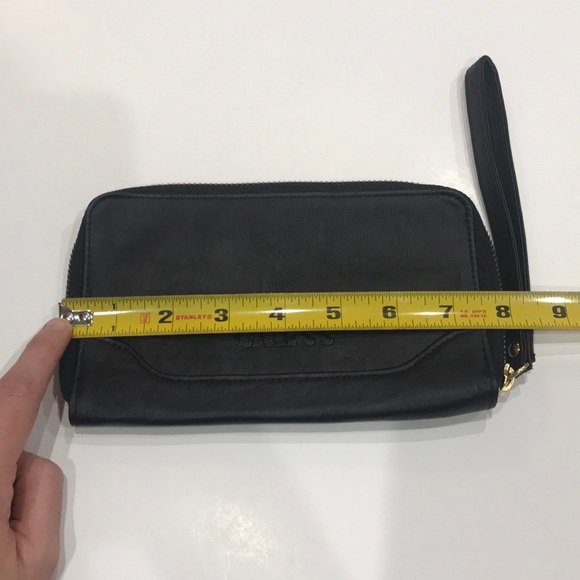 guess studded wristlet - Picture 4 of 6
